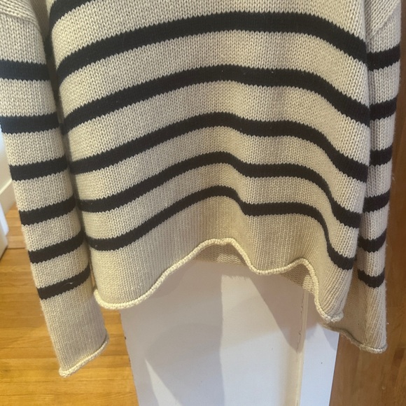 Olive wool roll neck striped sweater size large.  Worm once. - Picture 6 of 9